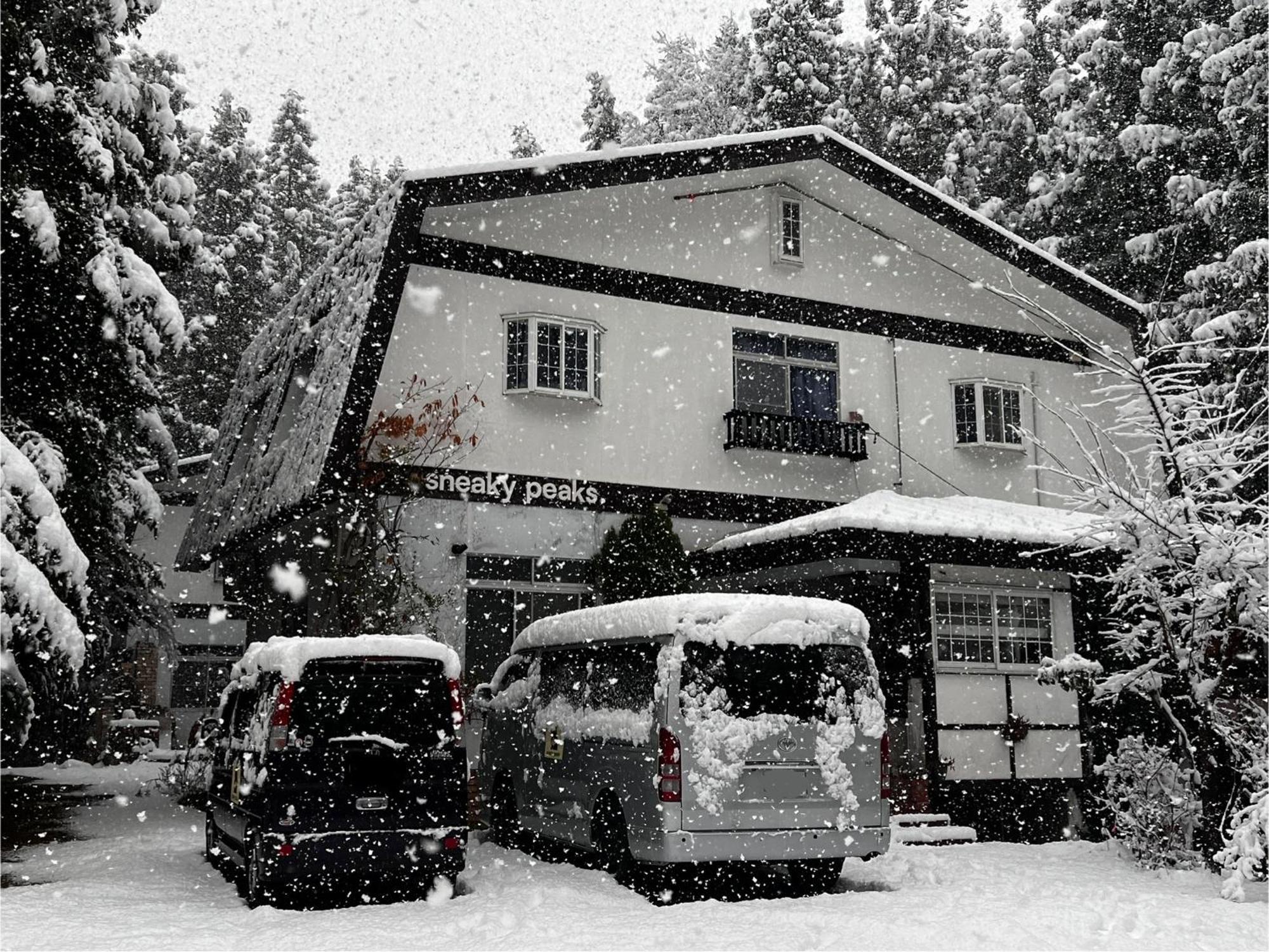 Sneaky Peaks Hotel ฮาคุบะ ภายนอก รูปภาพ